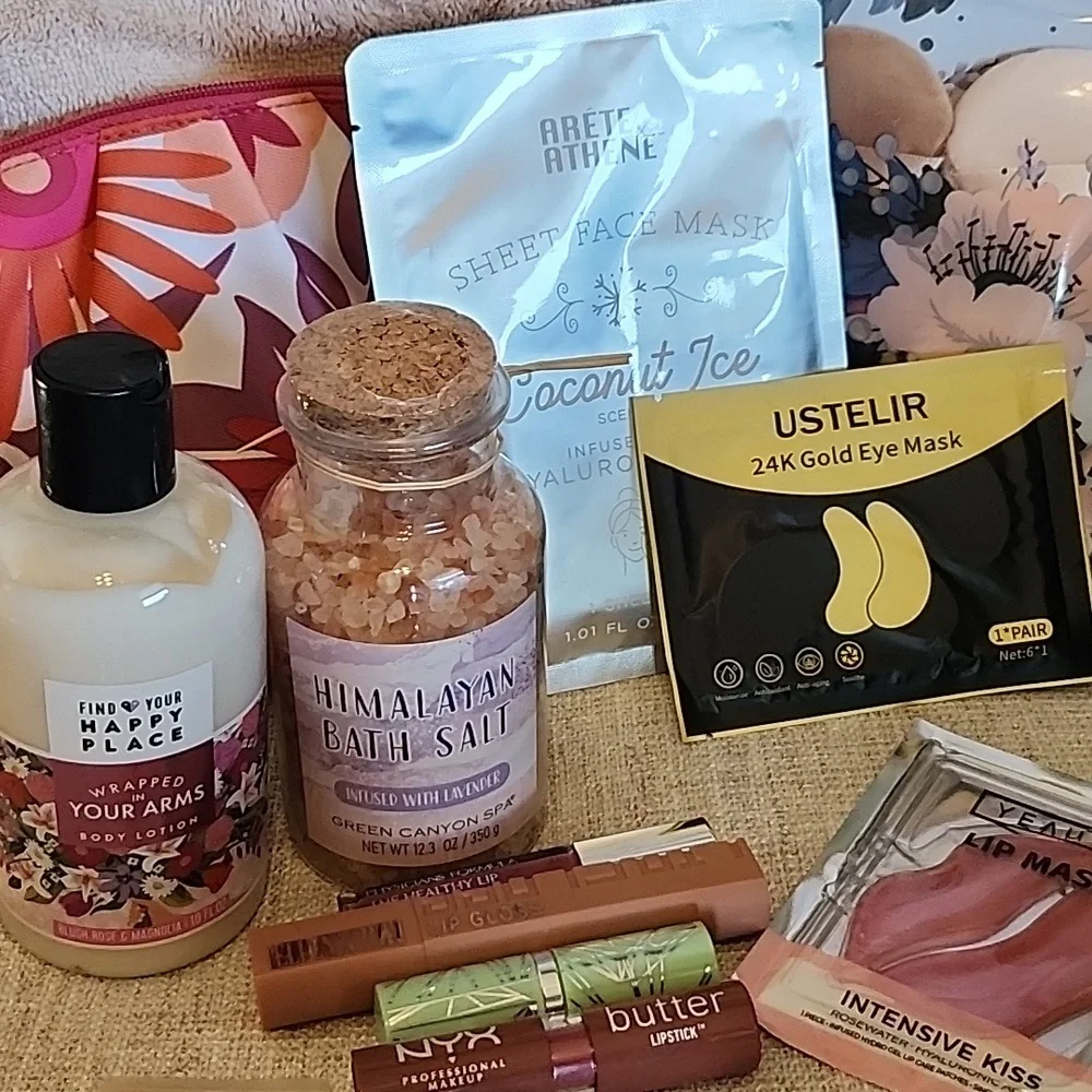 Colorful Beauty and Skincare Set - Picture 2 of 4